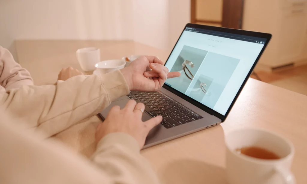 Google reviews: grow visibility and trust